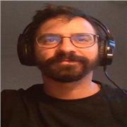 Ingeniero industrial da clase de matemáticas online